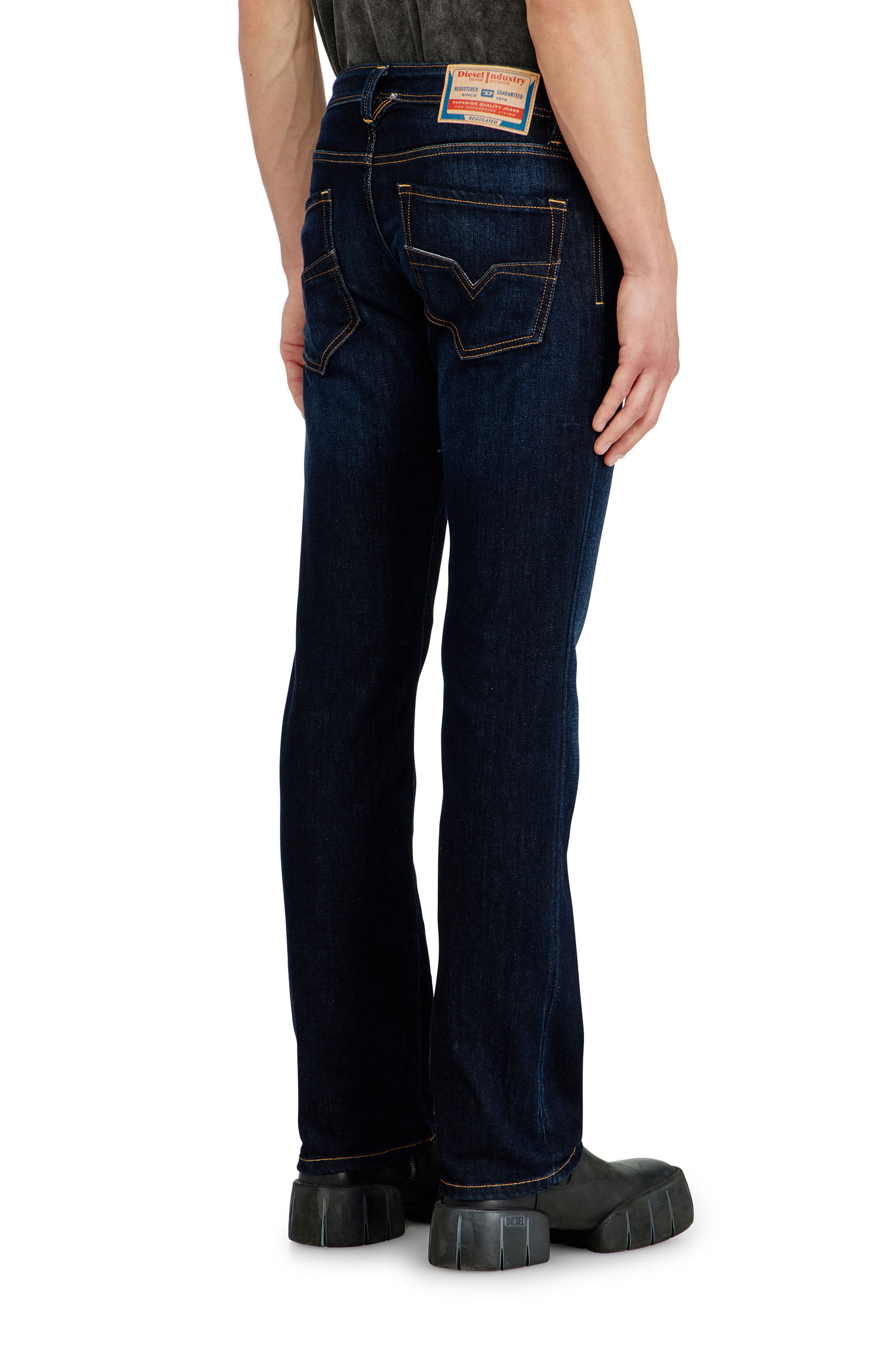 Diesel - Man's Regular Jeans 1985 Larkee 09Q15, Dark Blue - 5