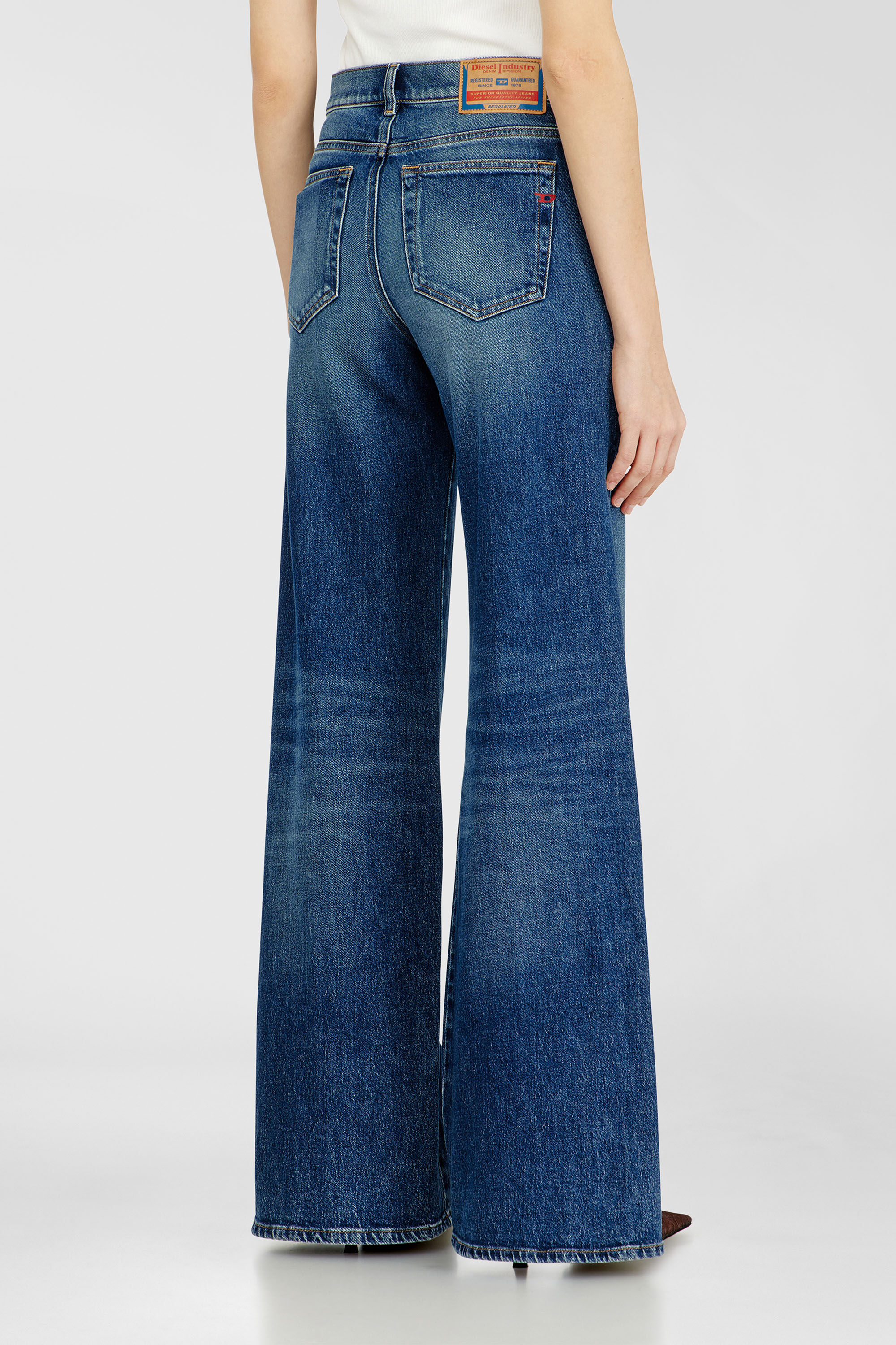 Diesel - Woman's Flare Jeans 1978 D-Akemi 09L21, Medium blue - 5