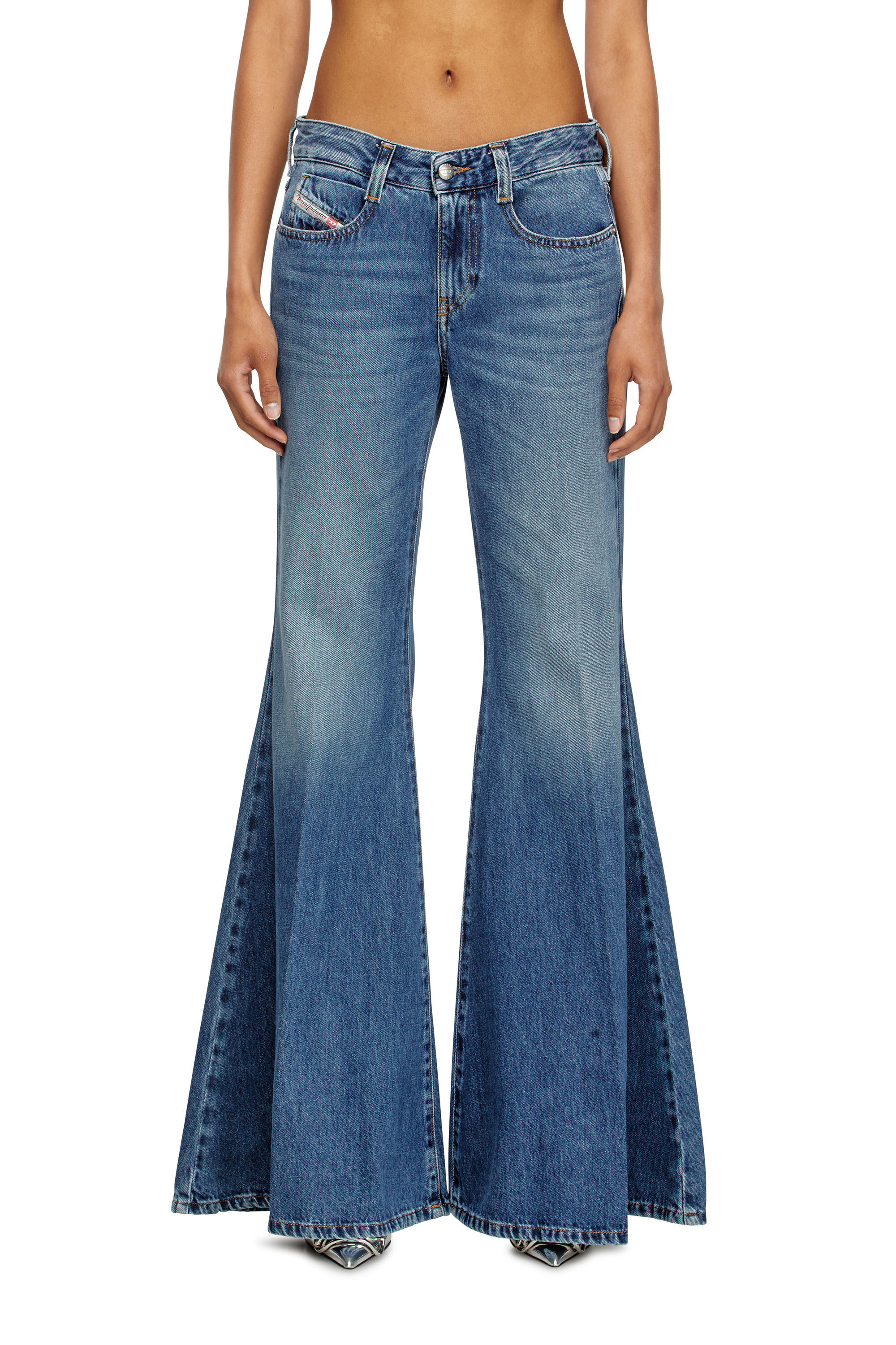 Diesel - Woman's Flare Jeans 1970 D-Bleess 09M56, Medium blue - 3