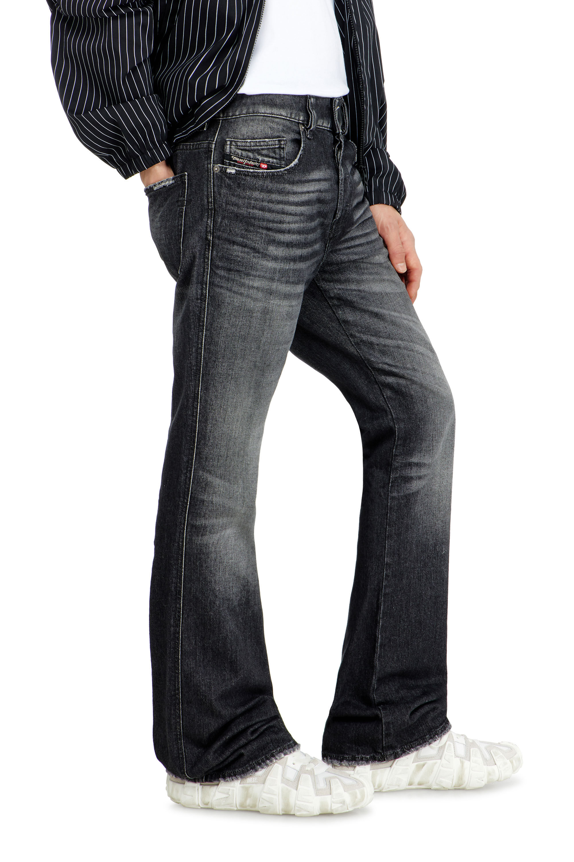 diesel ブーツカット 1998 D-BUCK 28.inch Men's Bootcut Jeans | Regular Waist 1998 D-BuckBlack/Dark grey