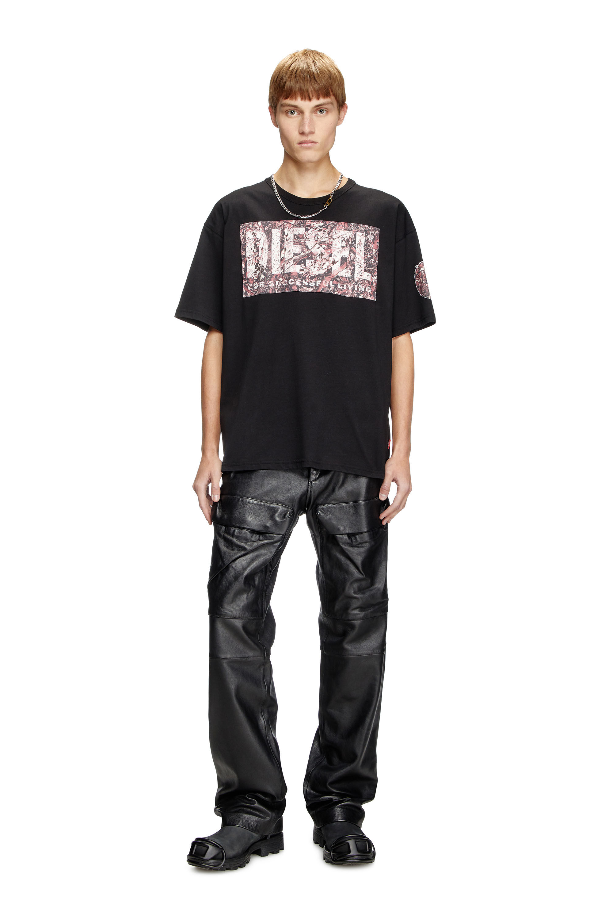 Diesel - T-BOXT-R22, Man's T-shirt with large gabardine patch logo in Black - 1