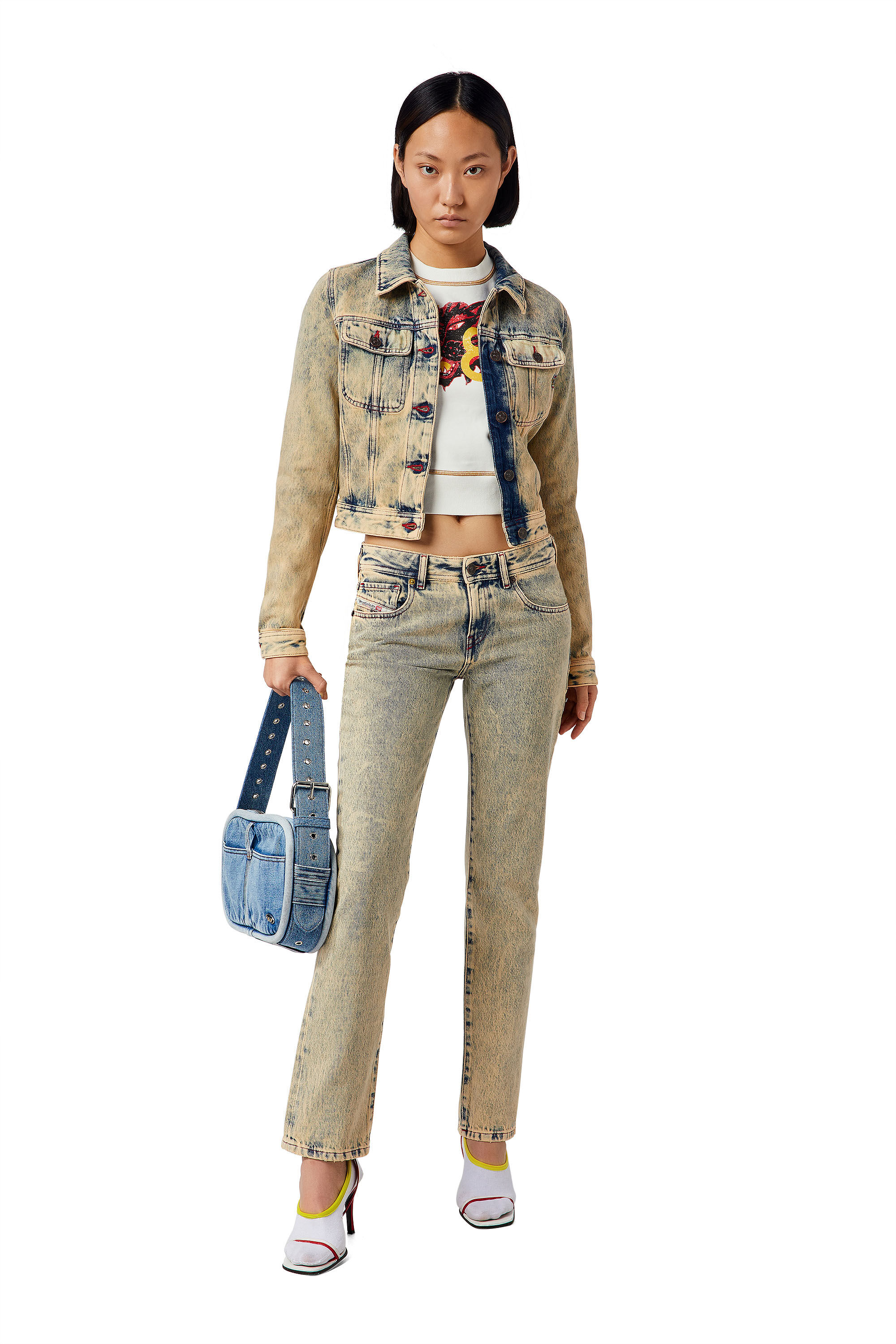 2002 09D34 Woman: Slim Colored Jeans | Diesel