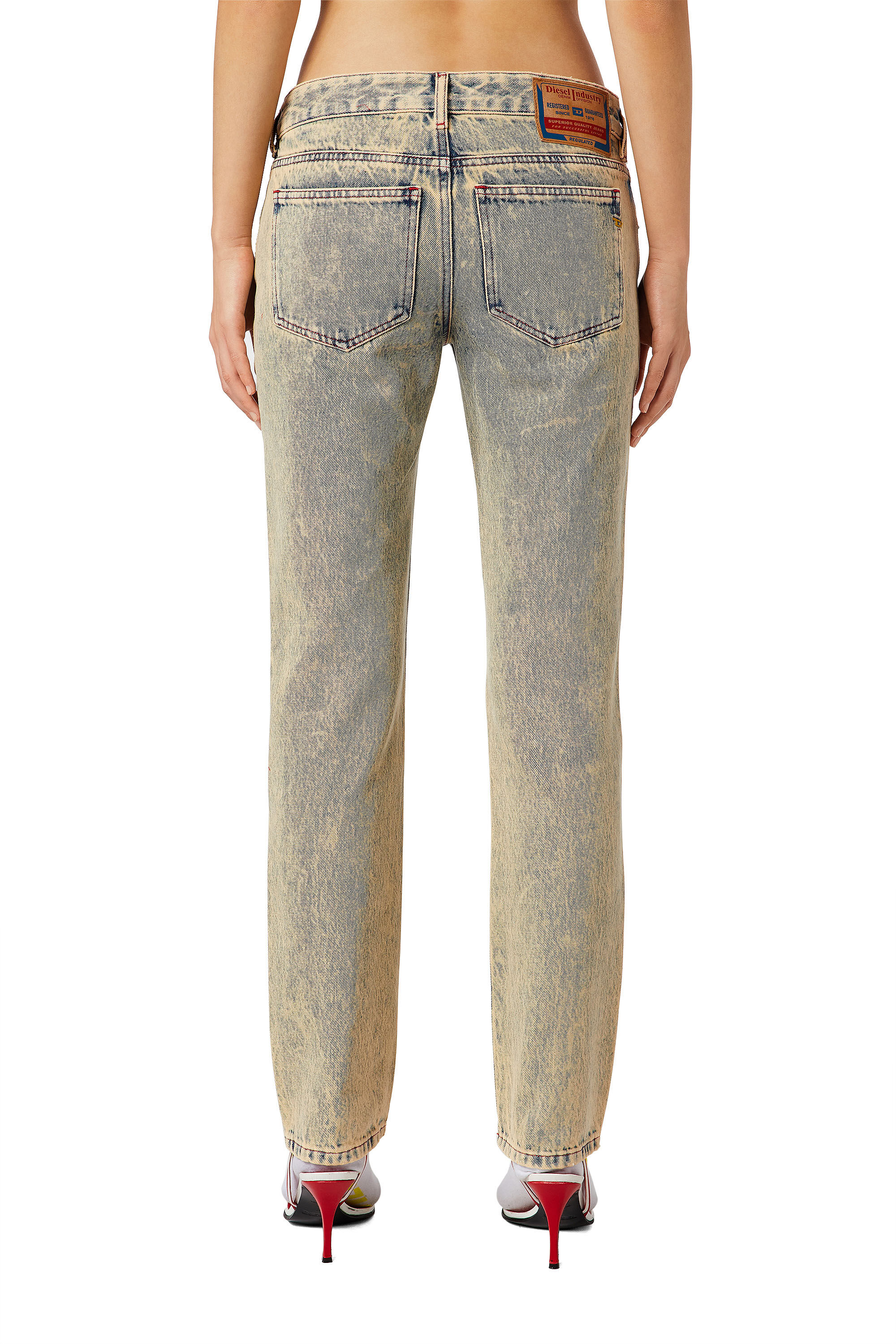 2002 09D34 Woman: Slim Colored Jeans | Diesel