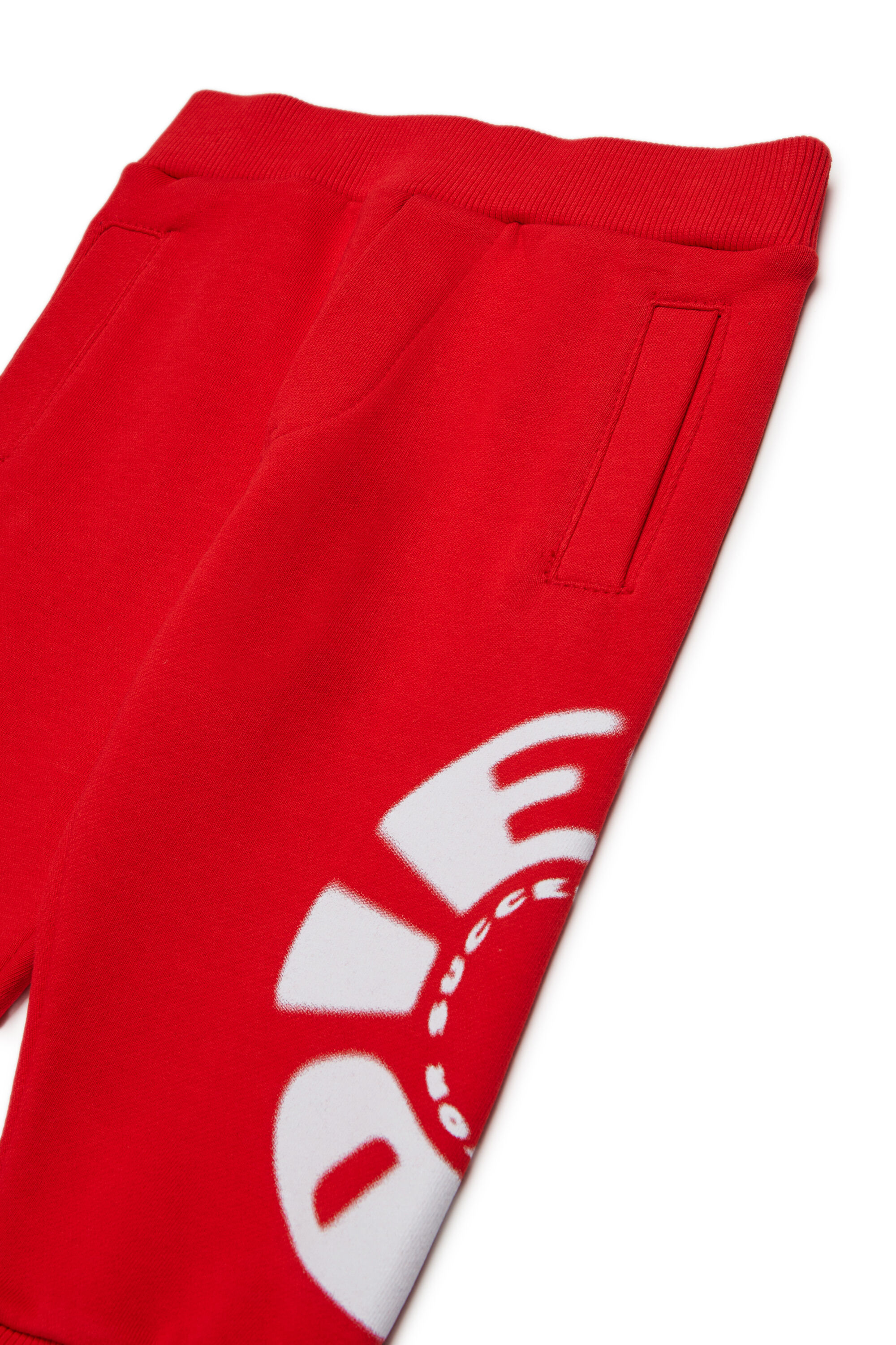 PRAVONB, Red