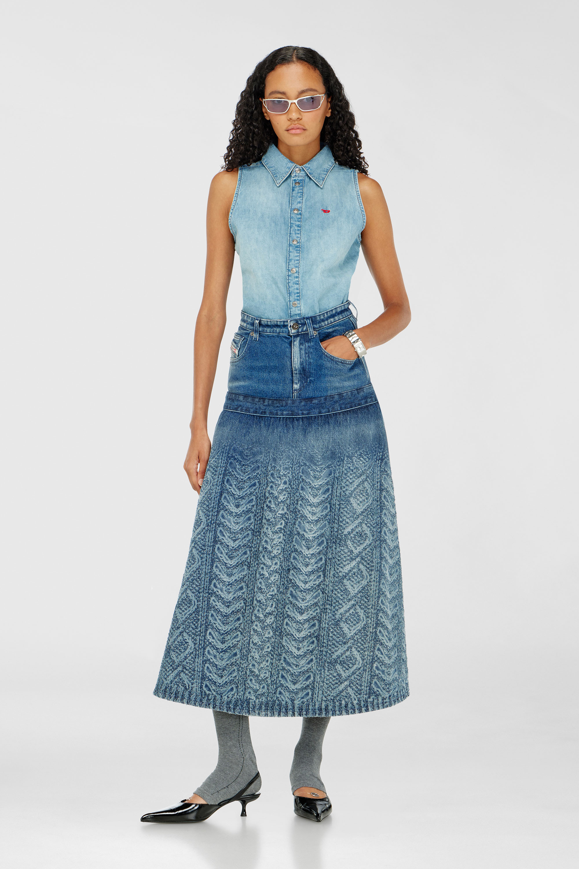 Sleeveless denim shirt