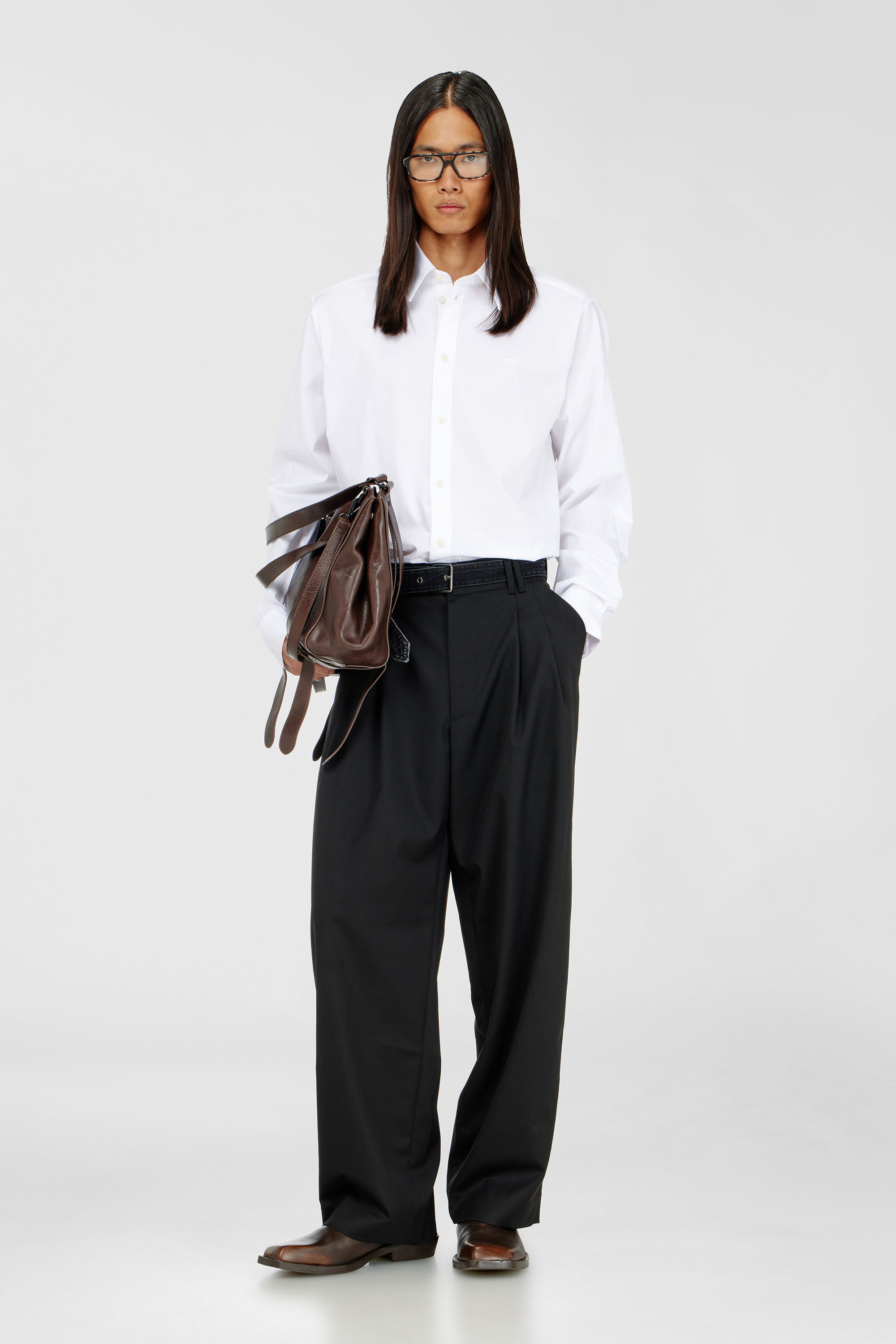 Shirt in stretch poplin with D embroidery
