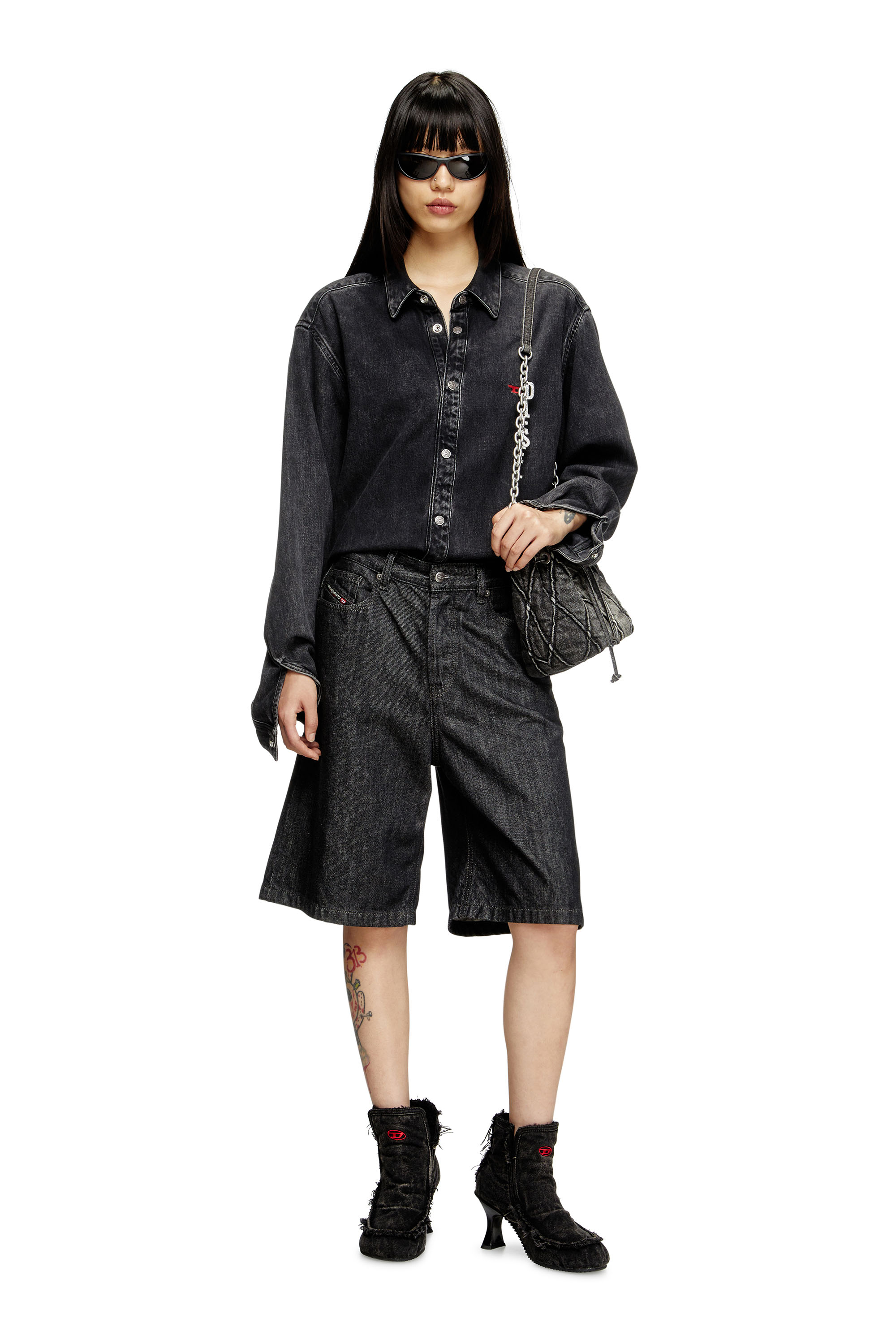 Diesel - DE-SIRE-SHORT, Woman's Shorts in rinse-wash denim in Black - 1