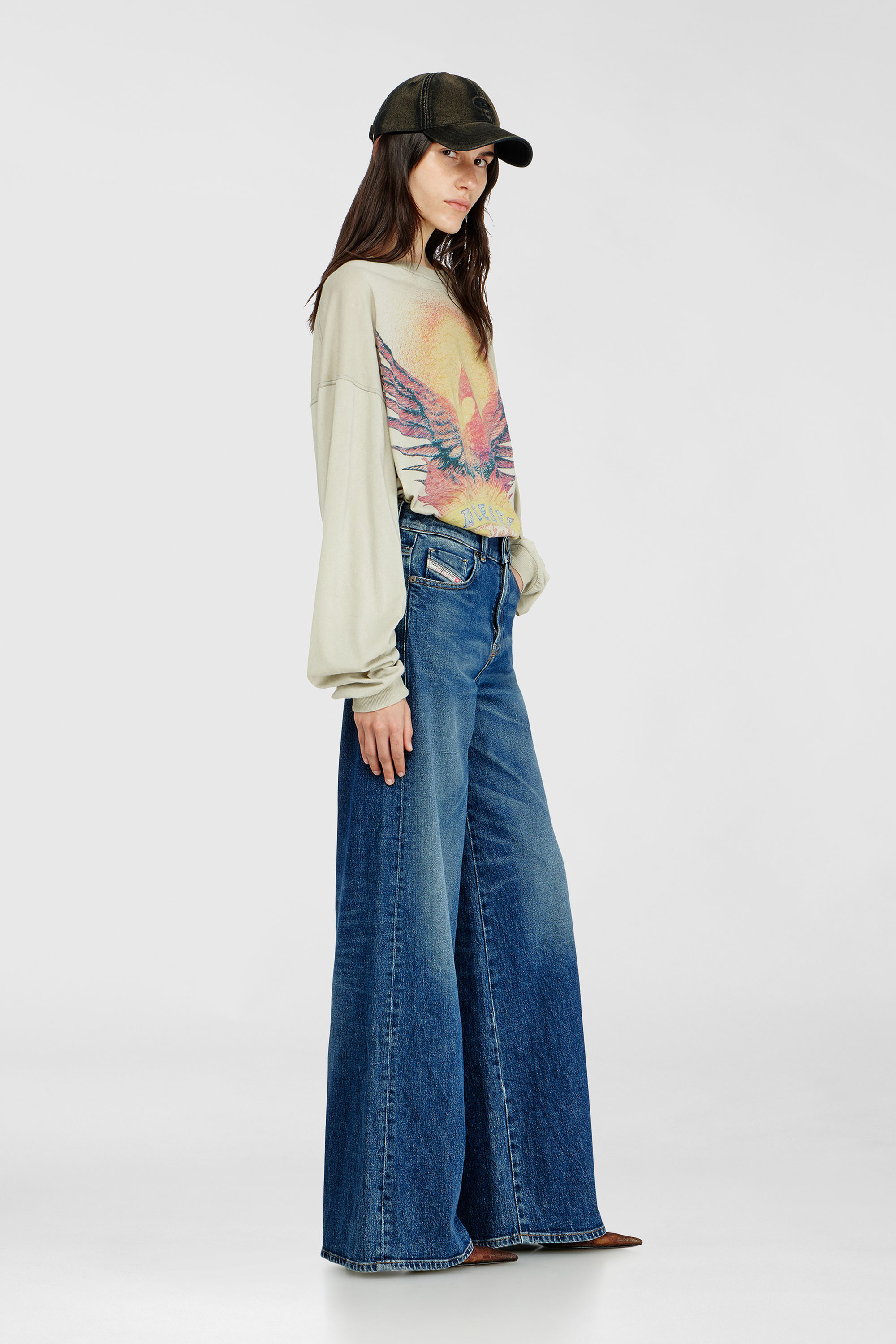 Diesel - Woman's Flare Jeans 1978 D-Akemi 09L21, Medium blue - 2