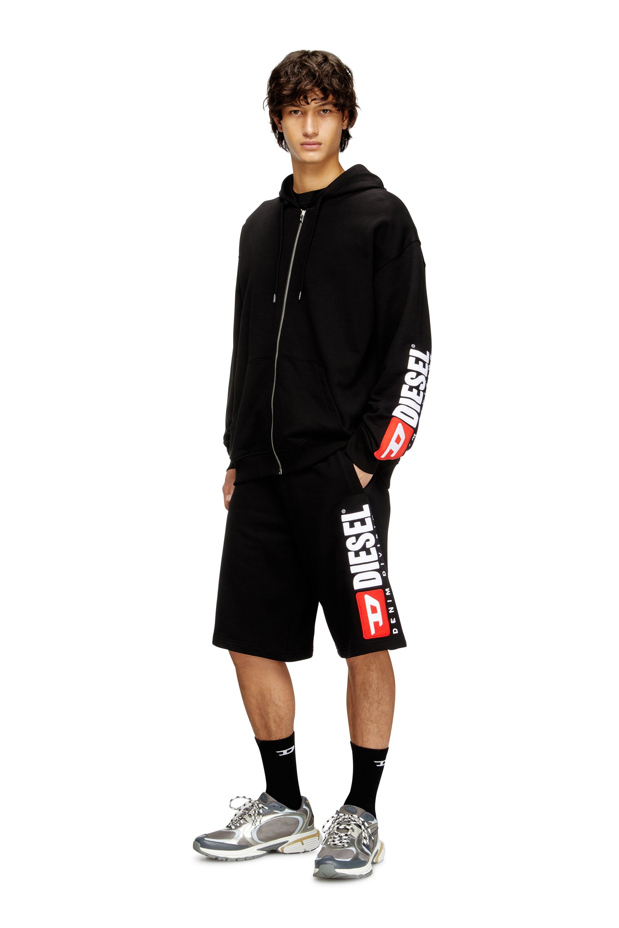Diesel - P-CROW-DIV, Man's Fleece shorts with maxi logo patch in Black - 2